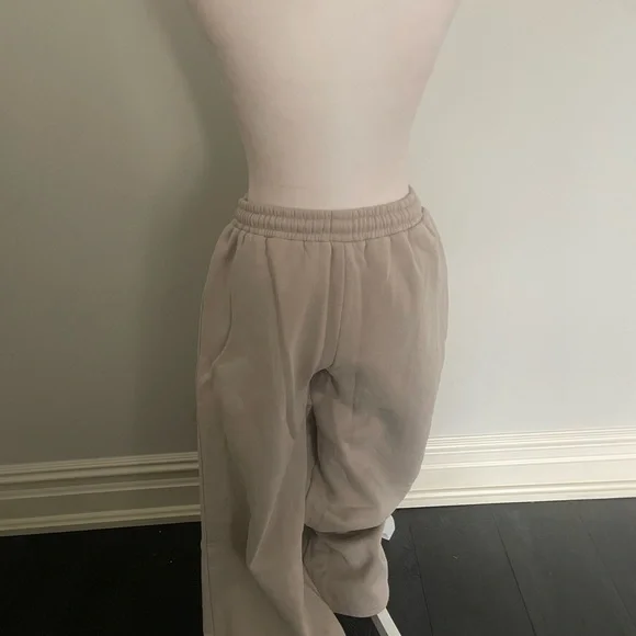 White fox wide leg sweatpants - Picture 3 of 5